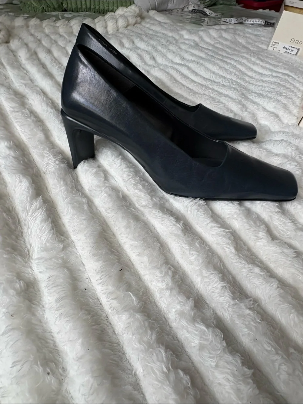 Enzo Angiolini Earla Navy Leather Pumps Womens 8N Narrow Square Toe